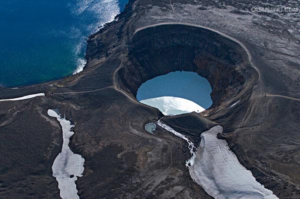 阿斯恰火山口