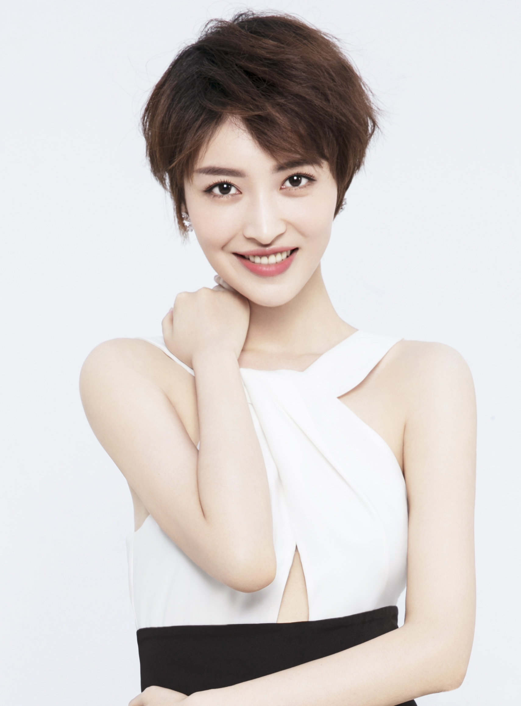  p>杨菲洋,原名杨洋,1989年6月8日出生于江西省赣州市章贡区,中国内地