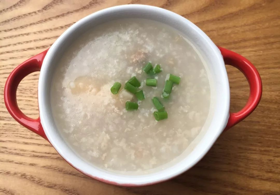 香嫩可口芋头肉末粥