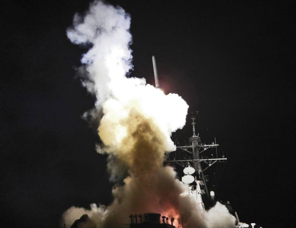  p>bgm-109巡航导弹(英文:bgm-109 cruise missile,绰号:tomahawk