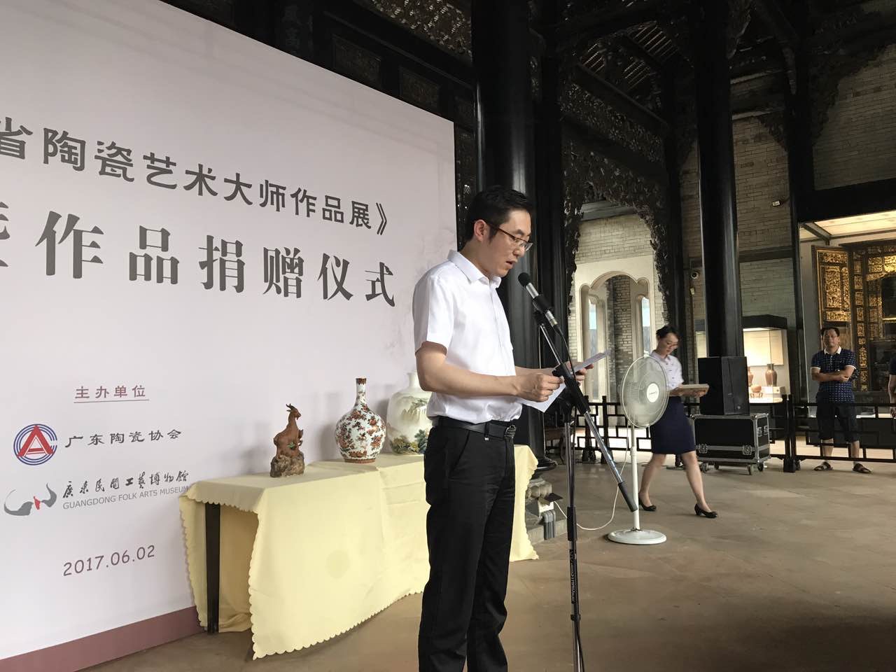  p>陈坚,70年代末生于潮州,毕业汕头工艺美校,进修 a target="_blank"