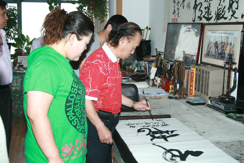 dtu0q">陈元齐,字济沧,山东济南市人,1937年出生,中国书法家协会会员