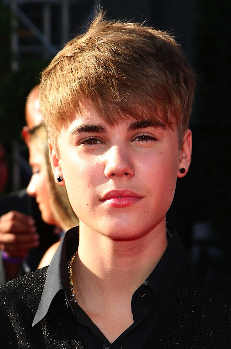  p>贾斯汀·比伯 i>(justin bieber) /i>,1994年3月1日出生于加拿大