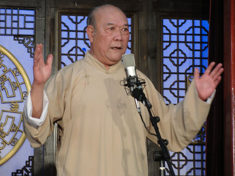  p>尹笑声(1938年-2018年12月8日),天津人,著名相声演员.