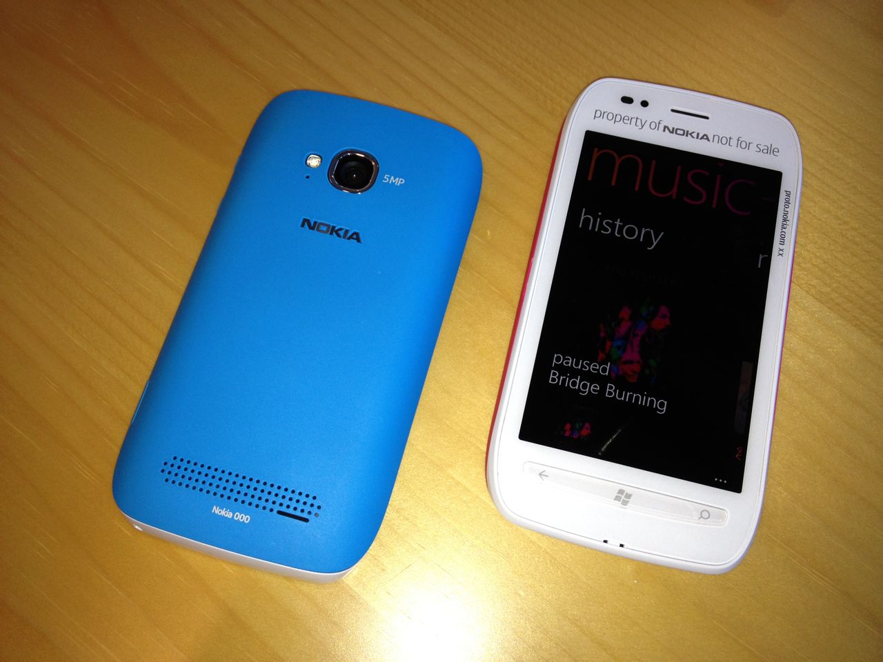 诺基亚800/lumia800