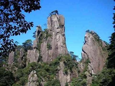 西岭雪山怪石林