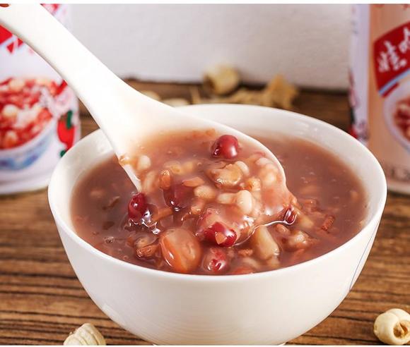 桂圆银耳莲子八宝粥