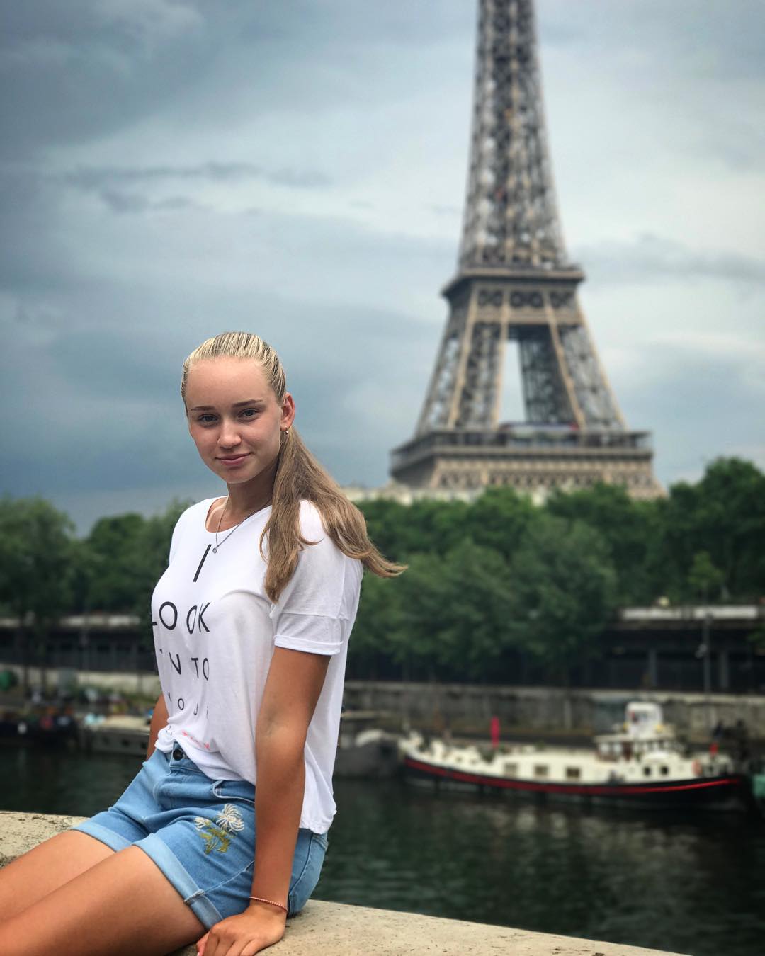  p>伊莲娜·莱巴基娜(elena rybakina),1999年6月17日出生于俄罗斯