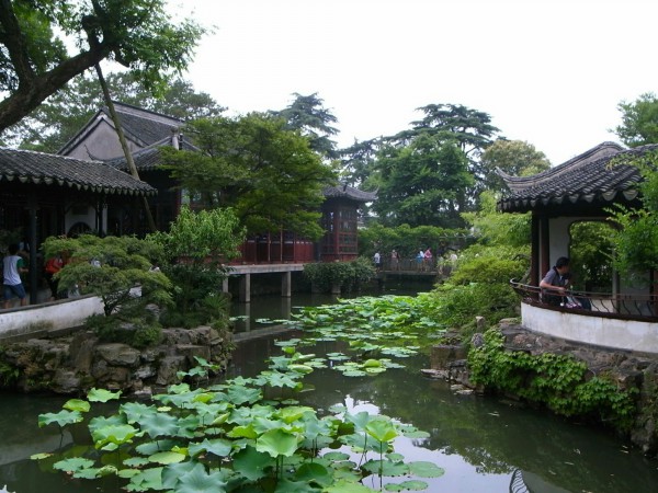  p>十八曼陀罗花馆为苏州拙政园西花园的主体建筑,精美华丽,南部为"