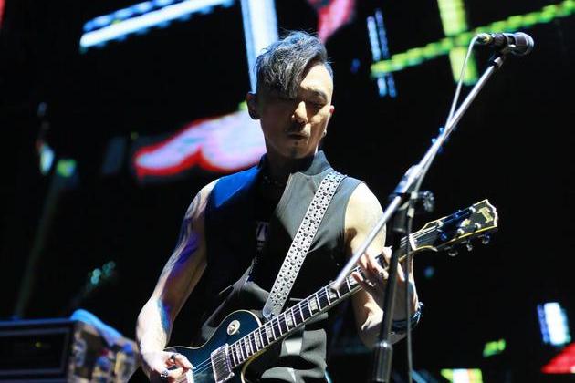  p>傅超华(tomi),2002年随信乐团成员出道 sup data-ctrid="d7at4j7a"