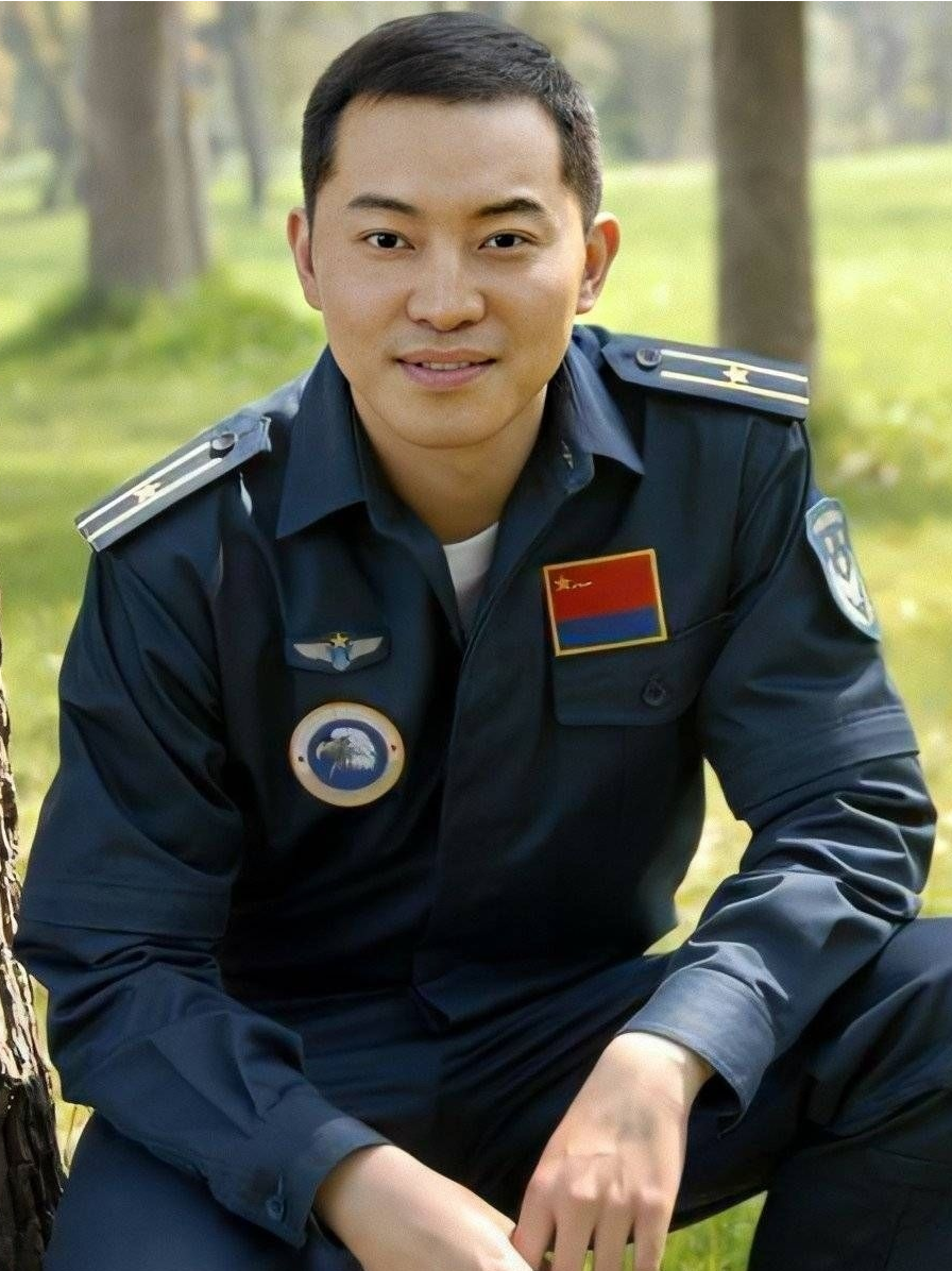 ">马赫是电视剧《 a target="_blank" href="/item/鹰隼大队/2110225"