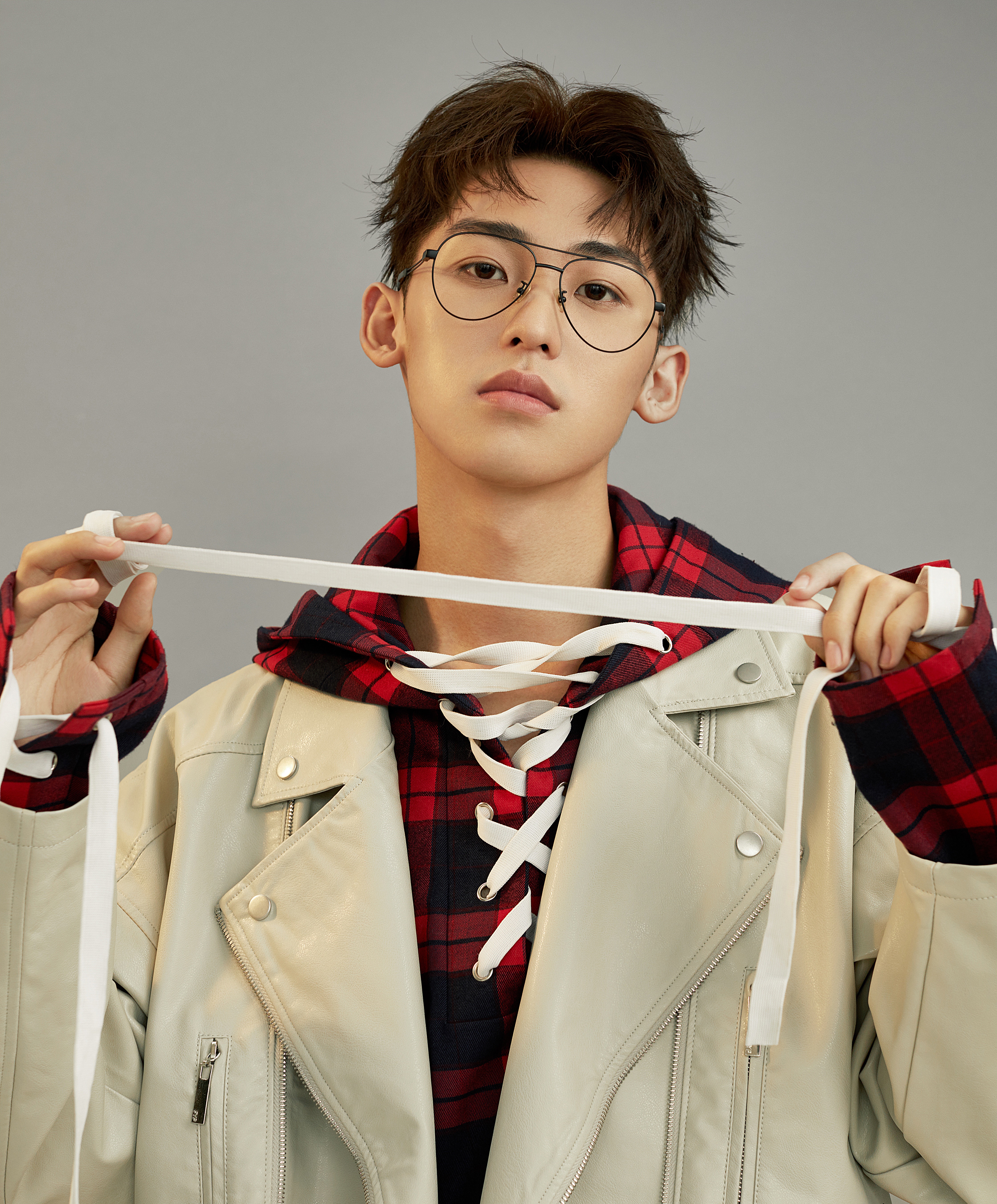  p>唐九洲,1998年2月5日出生于吉林长春,毕业于 a target="_blank"