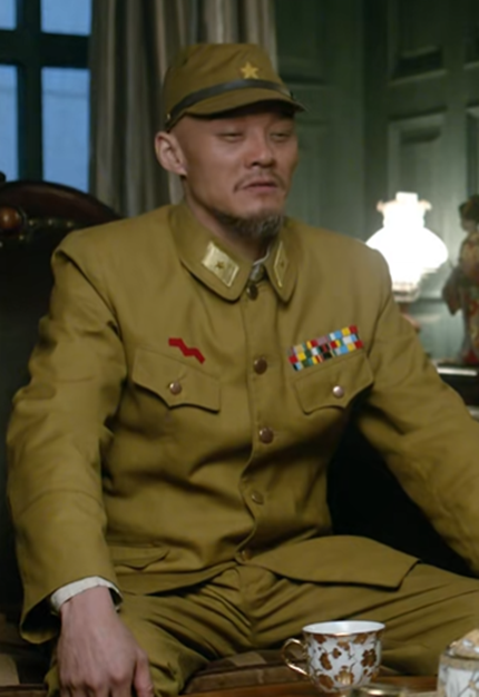 lemmaid="80034">一个人战争》中的角色,由演员<a