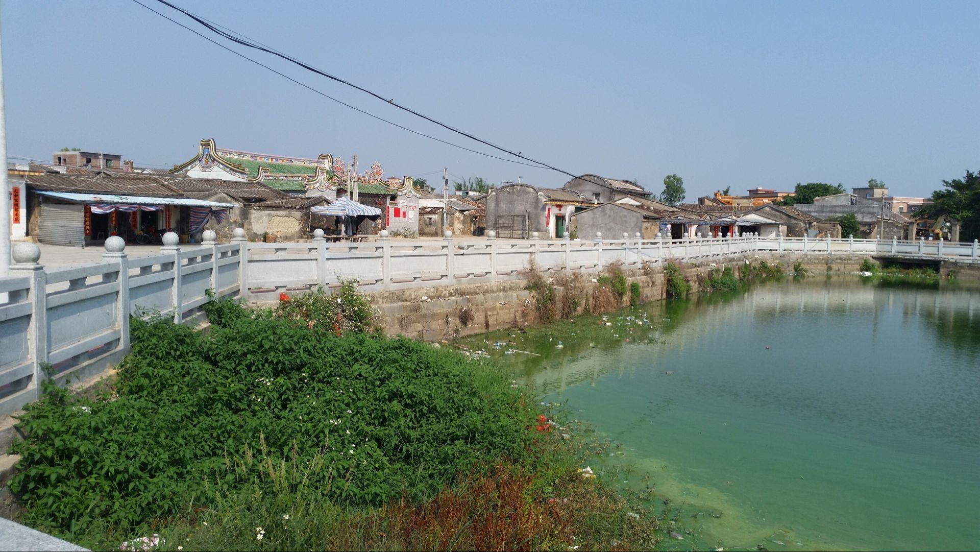  p>上英镇,隶属于广东省陆丰市,地处陆丰市西南部,东与东海街道隔螺河