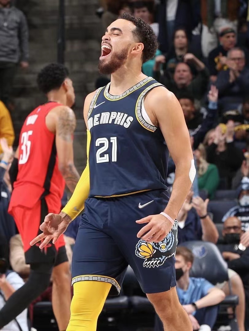  p>泰厄斯·琼斯(tyus jones),1996年5月10日出生于 a target="_blank