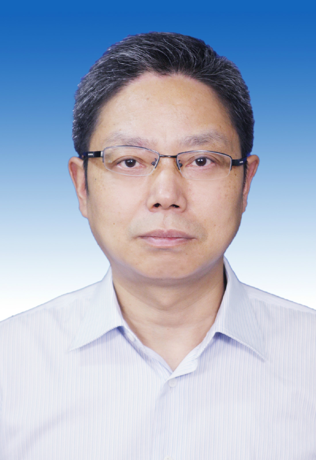  p>杨晓权,男,汉族,安徽庐江人,中共党员,大学本科学历,经济学学士.