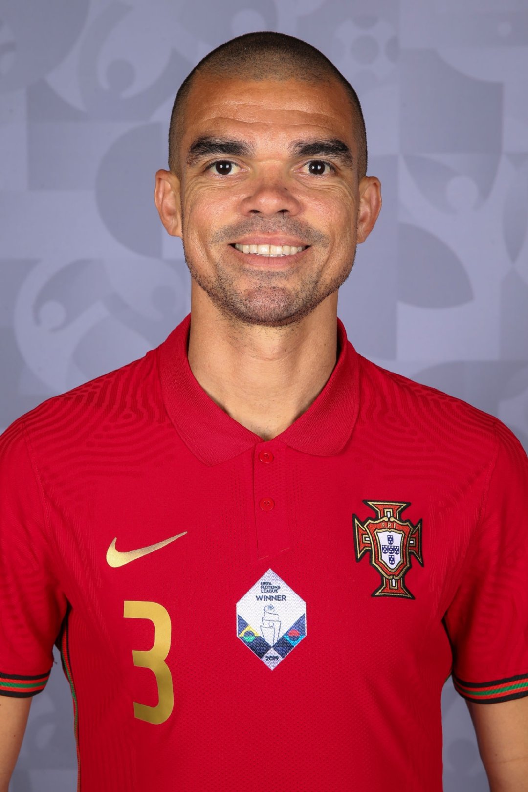 昵称" b>佩佩 /b>"(pepe),1983年2月26日出生于巴西马塞约,葡萄牙职业