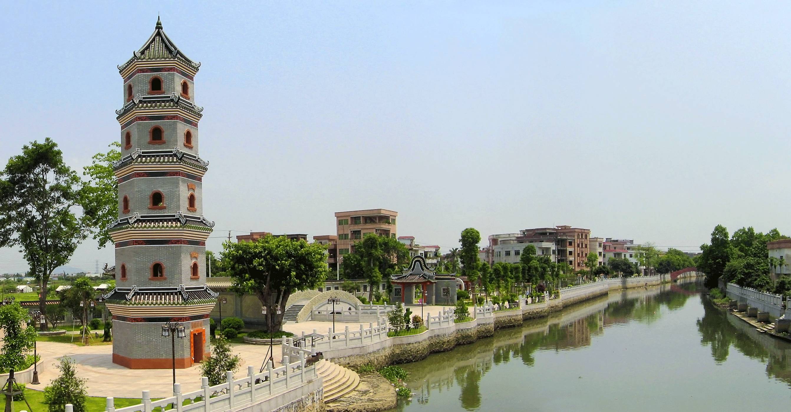  p>洪梅镇位于南安市东北部.辖1个社区,10个行政村.镇政府驻杜杉脚.