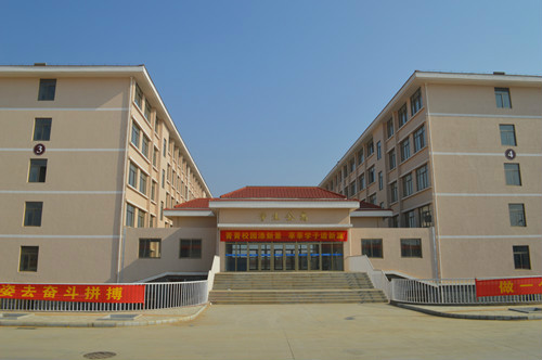  p>江西省商务学校是一所公办的国家级重点中等专业学校,是教育部确定