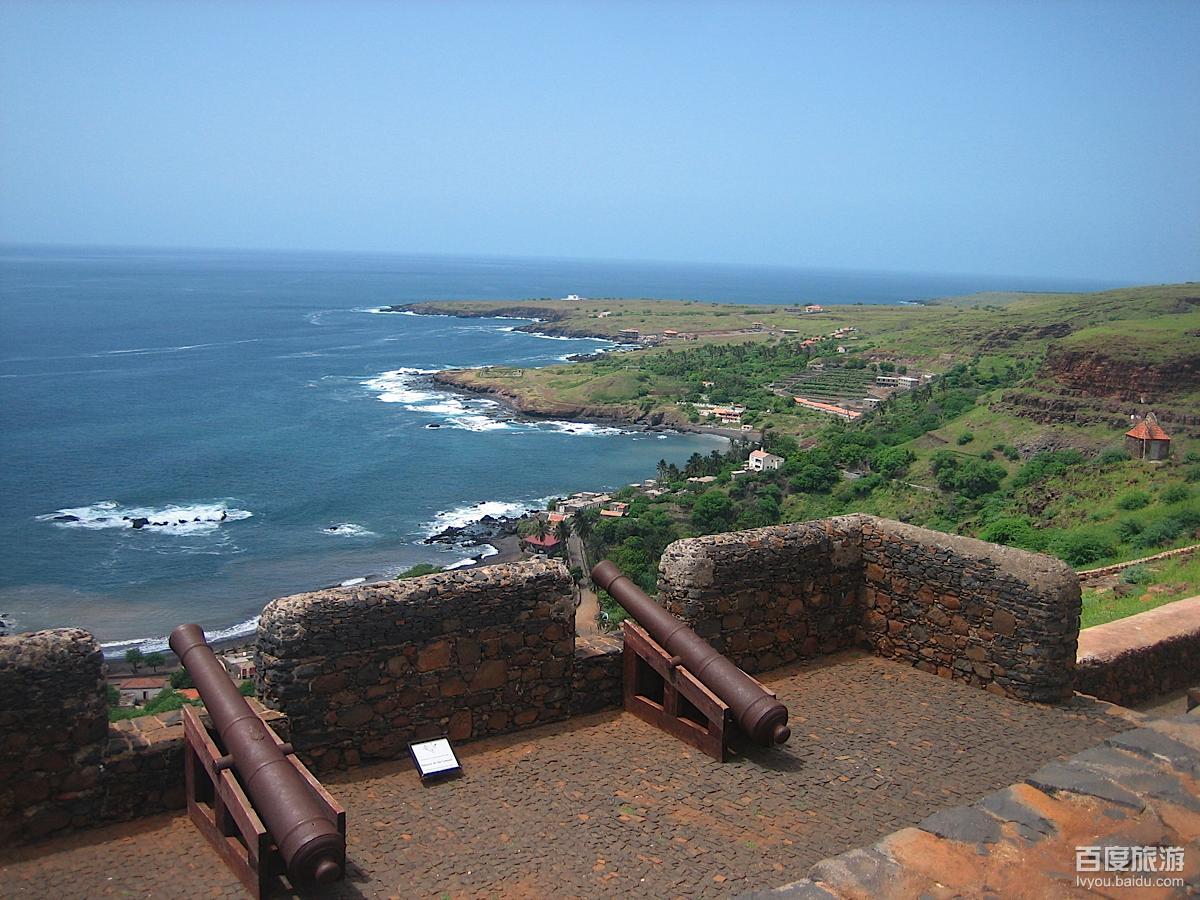 of guinea;法语:la république de guinée),简称几内亚,位于西非