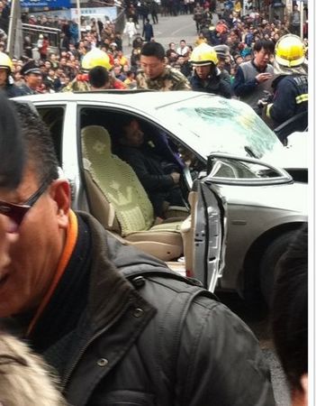 2·7重庆观音桥车祸