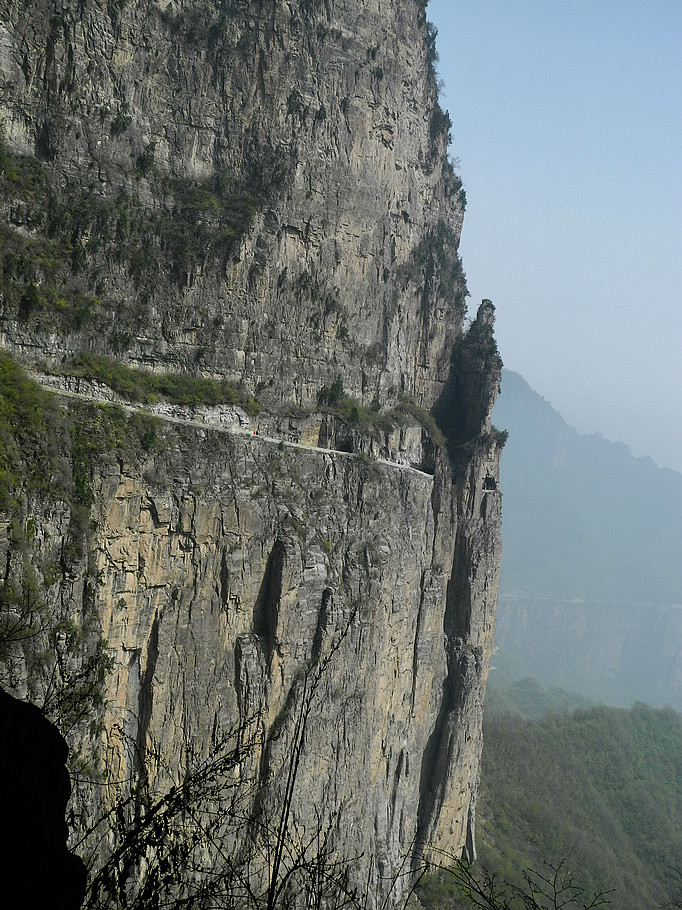 太行山崖壁公路