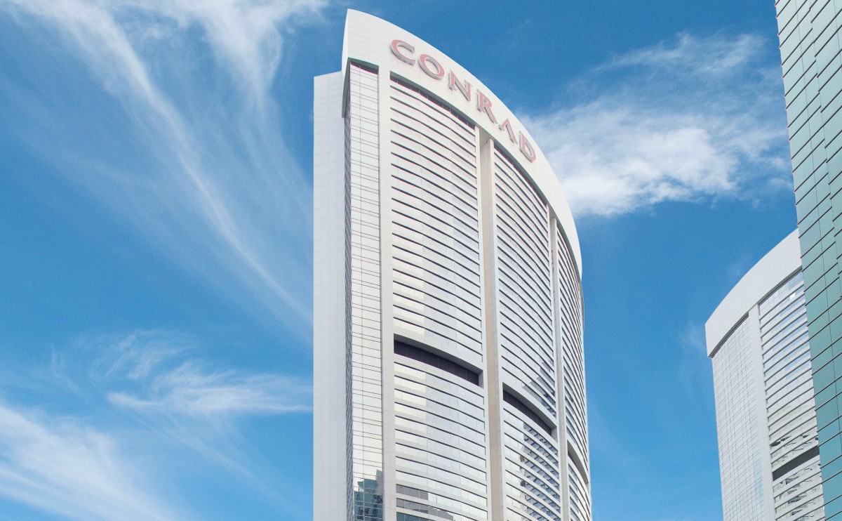  p>香港港丽酒店坐落于商业及购物中心—金钟,与游客最热爱的黄金购物