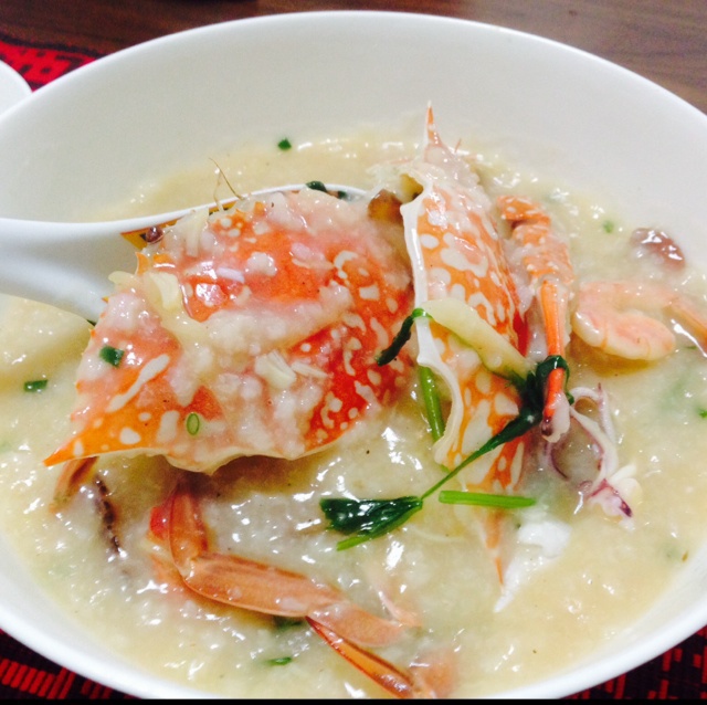 广式砂煲海鲜粥