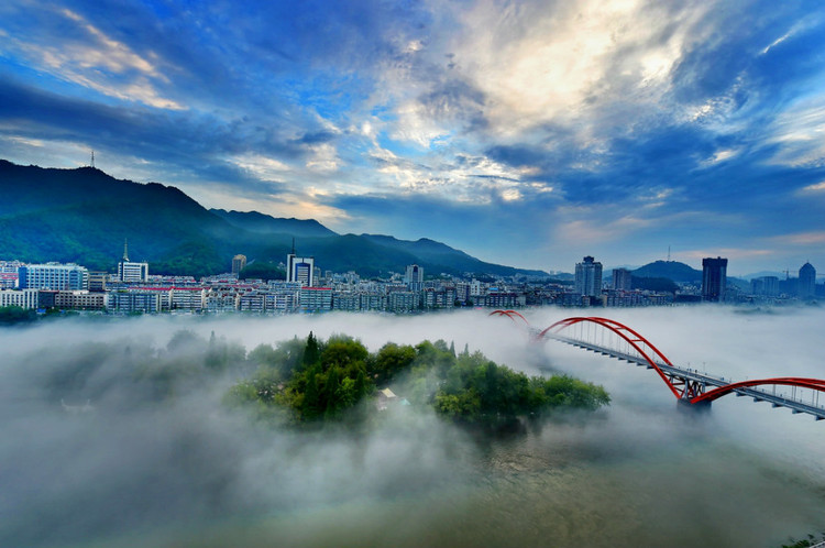  p>新安江,古称渐江,浙江,又称徽港, a target="_blank" href="/item