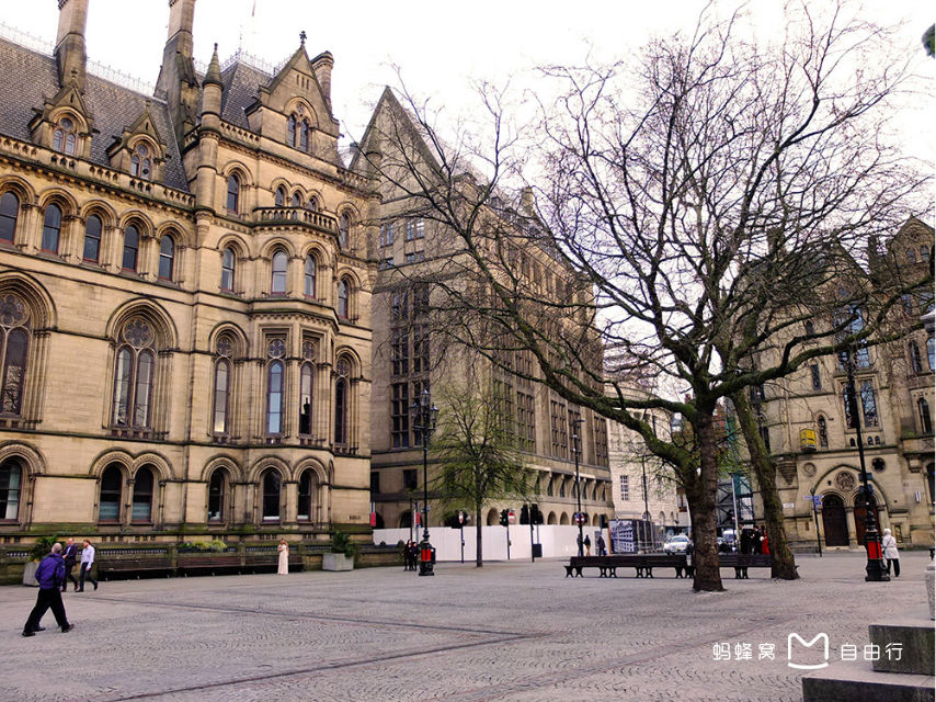  p>艾伯特广场(albert square)是曼彻斯特城的心脏地带,位于丁斯盖特