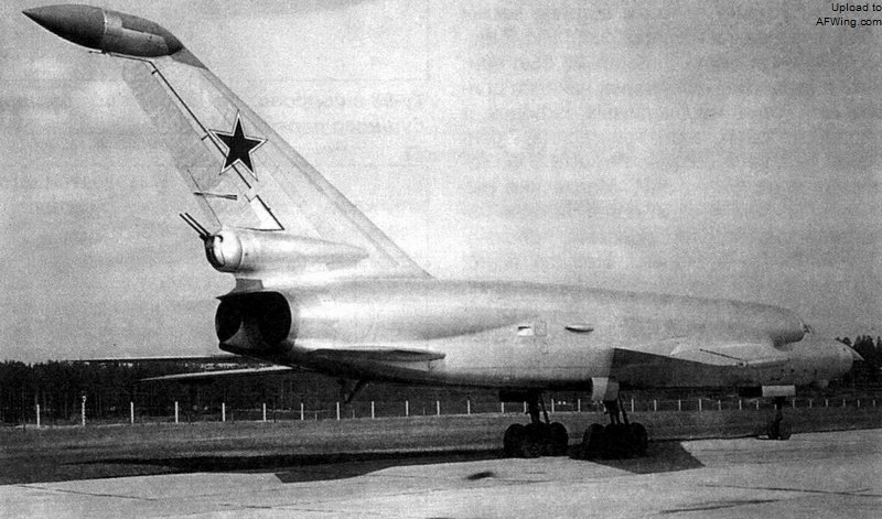 target="_blank" href="/item/轰炸机/987733" data-lemmaid="987733"