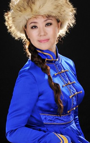 《走进草原》的歌唱者是 a target="_blank" href="/item/乌兰齐齐格