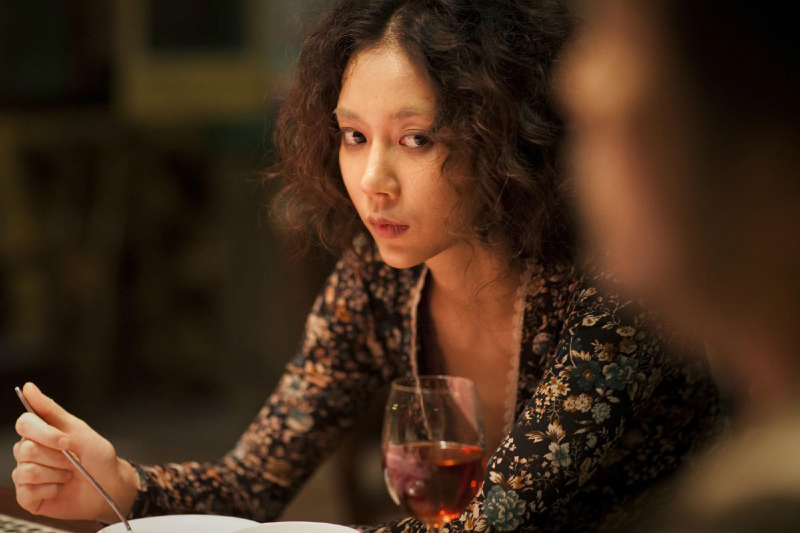  p>《看见恶魔》是由 a target="_blank" href="/item/金知云/3990522