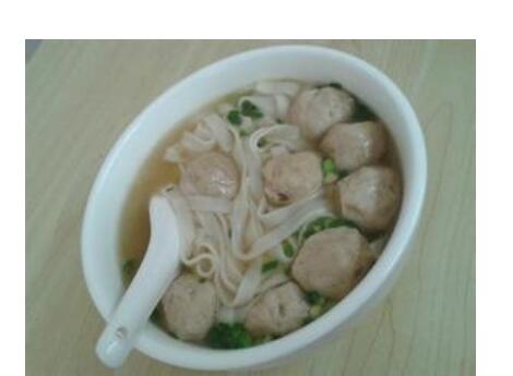 主料是米粉适量,肉丸, a target="_blank" href="/item/鸡精/3659"