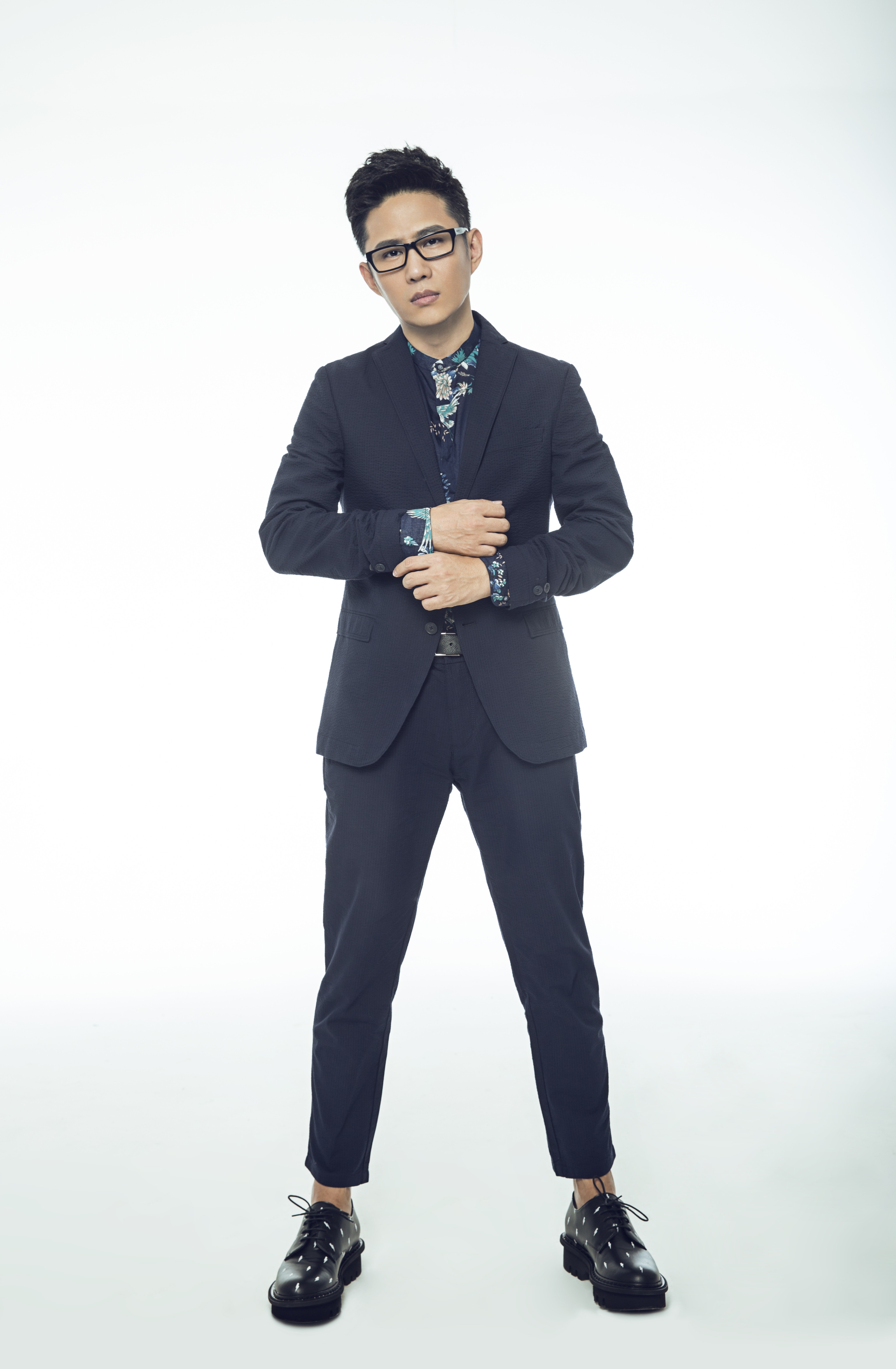  p>石头,本名王卓实,11月14日出生于中国吉林省吉林市,中国内地流行男