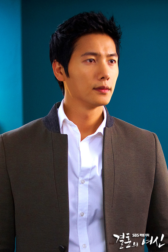  p>李尚禹(         , lee sang woo),1980年2月13日出生于韩国首尔