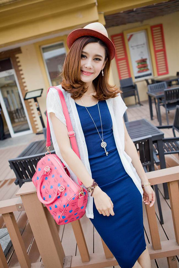  p>罗莉/萝莉/罗利/loli形容年纪很小,但是外表非常可爱的小女生.