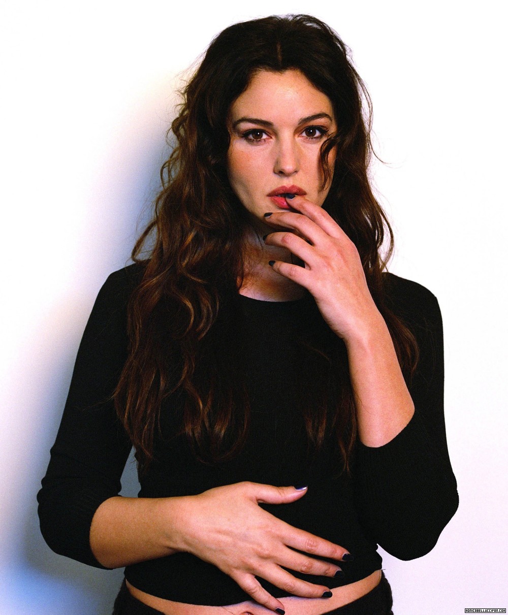  p>莫妮卡·贝鲁奇 i>(monica bellucci) /i>,1964年9月30日出生于