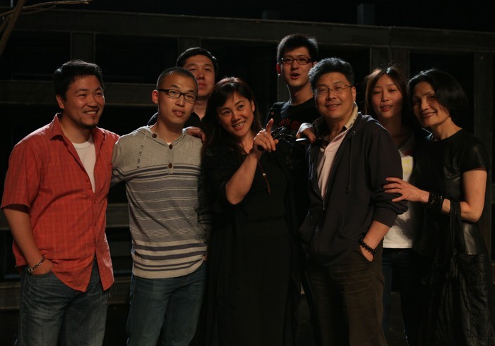 lemmaid="5671679">上海话剧艺术中心导演,雷国华导演创意工资乙