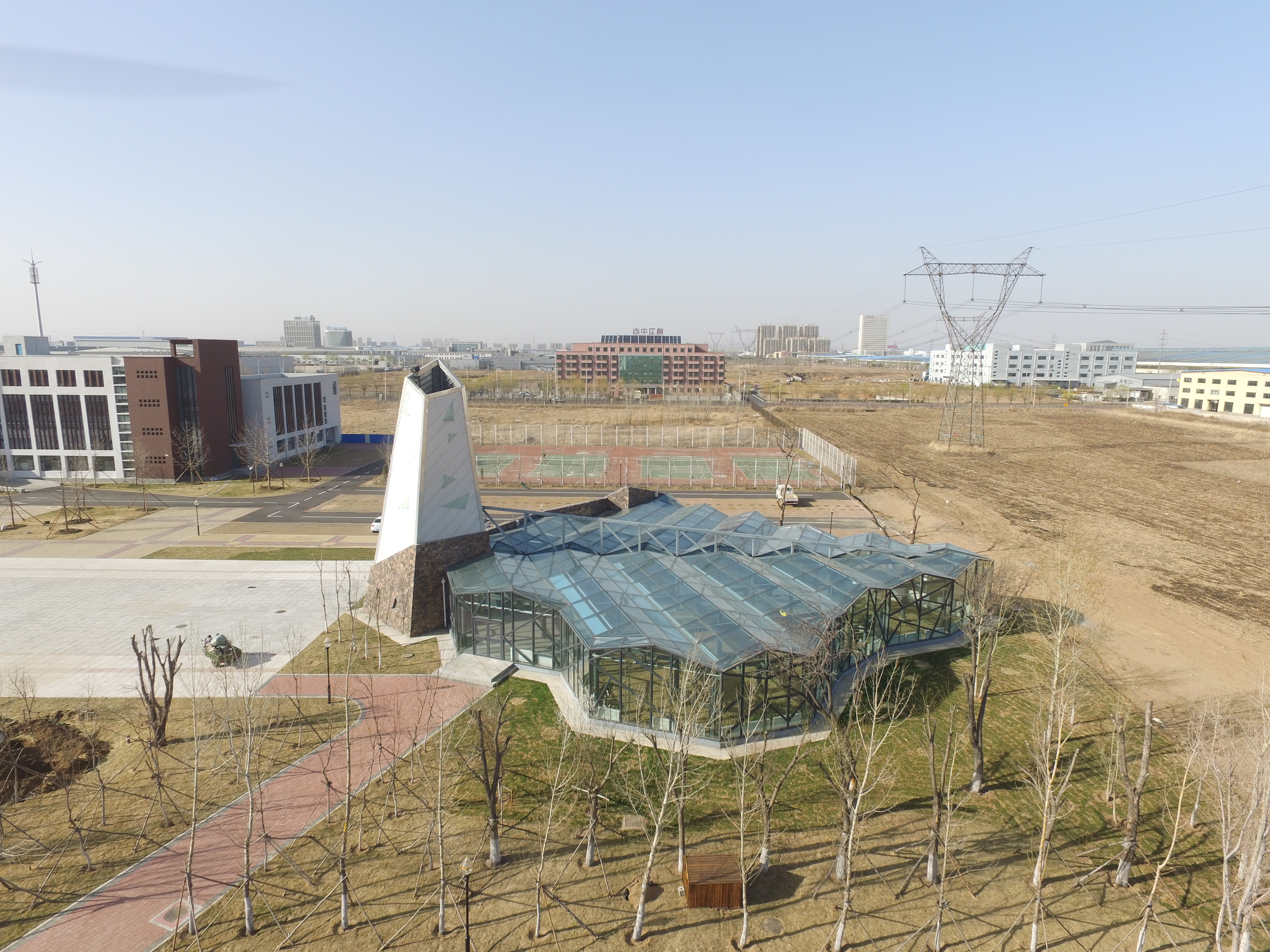  p>辽宁轨道交通职业学院,简称辽轨职院,创建于1950年,坐落在我国重