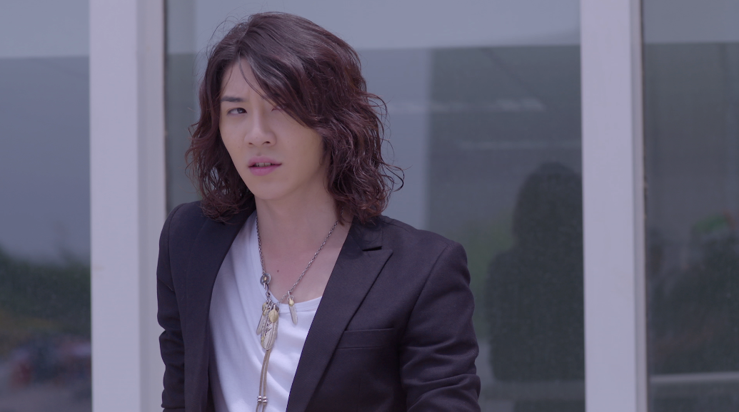 长衣校花与大白腿