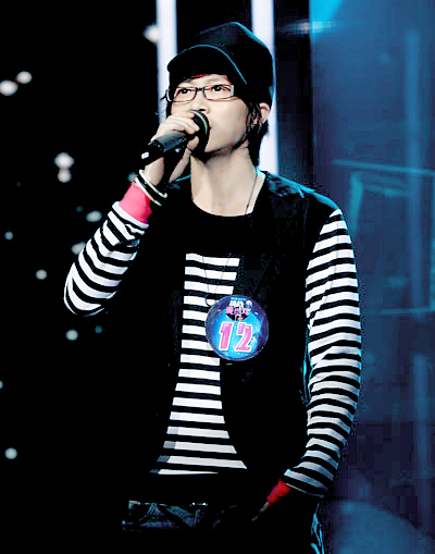 data-lemmaid="10327113">莲花府邸 /a>驻唱歌手,2009年10月" a