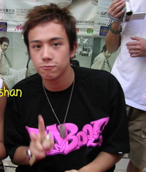  p>张致恒(steven cheung),1984年11月10日出生于中国香港,中荷混血儿