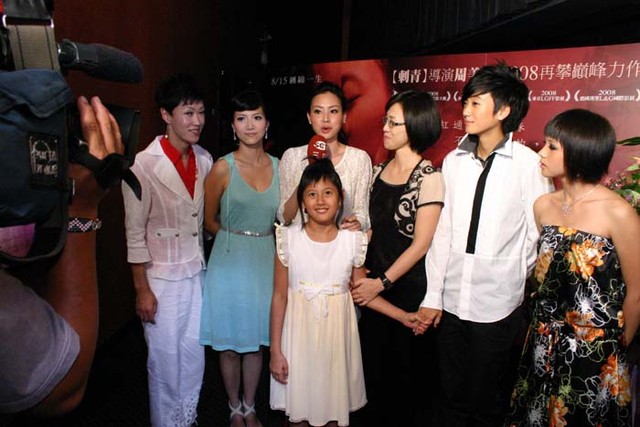  p>《漂浪青春》是由 a href="#" data-lemmaid="10523358">周美玲 /a