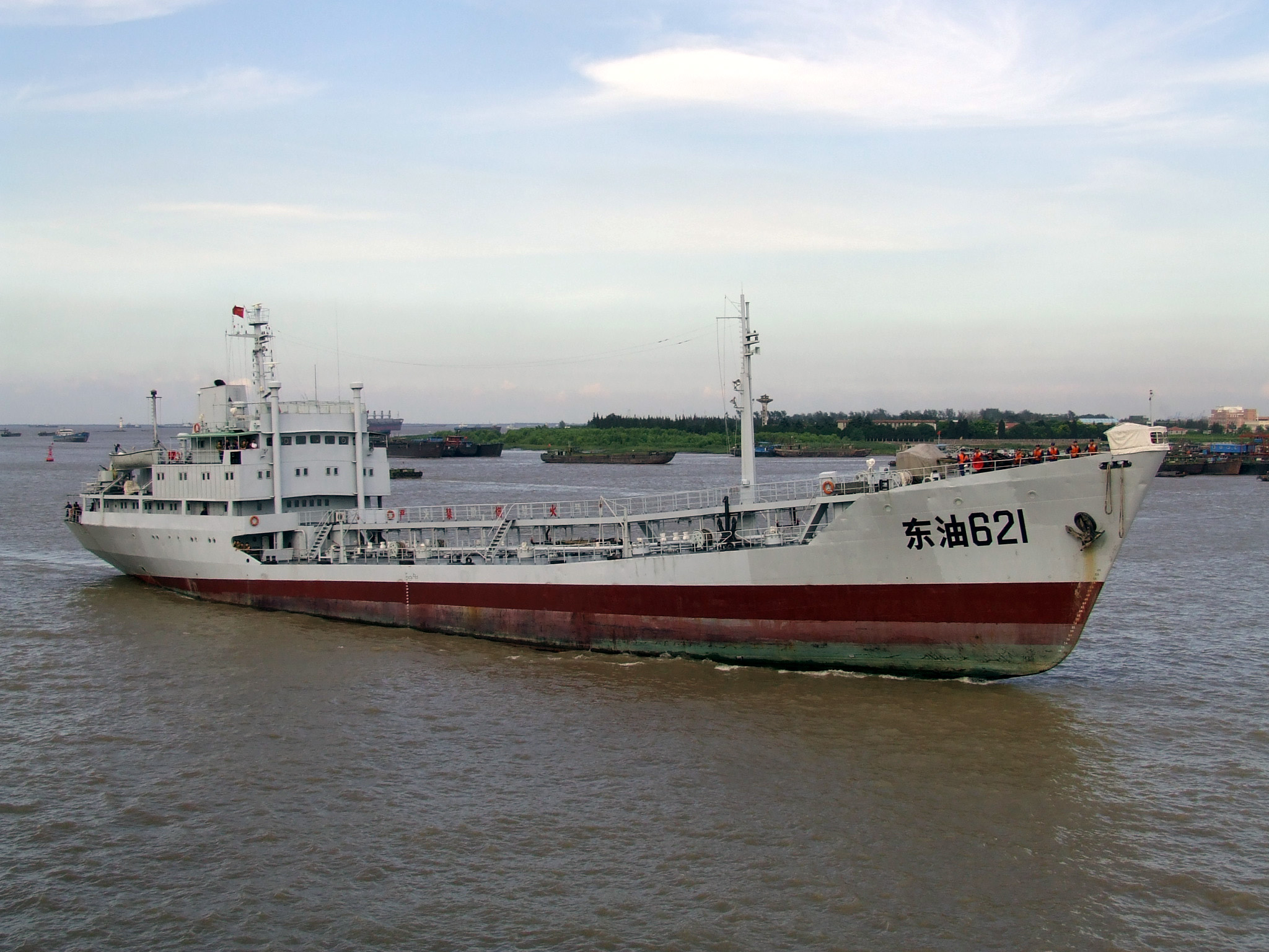  p>中国渔政312船是农业部南海渔政的第六艘千吨以上渔政执法船,主要