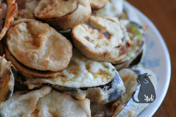 data-id="go157lnrm0">炸茄盒是一道色香味俱全的传统名肴,属于东北菜