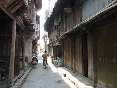 2011年4月,林垟与阁巷两个办事处合并,被称为南滨街道.