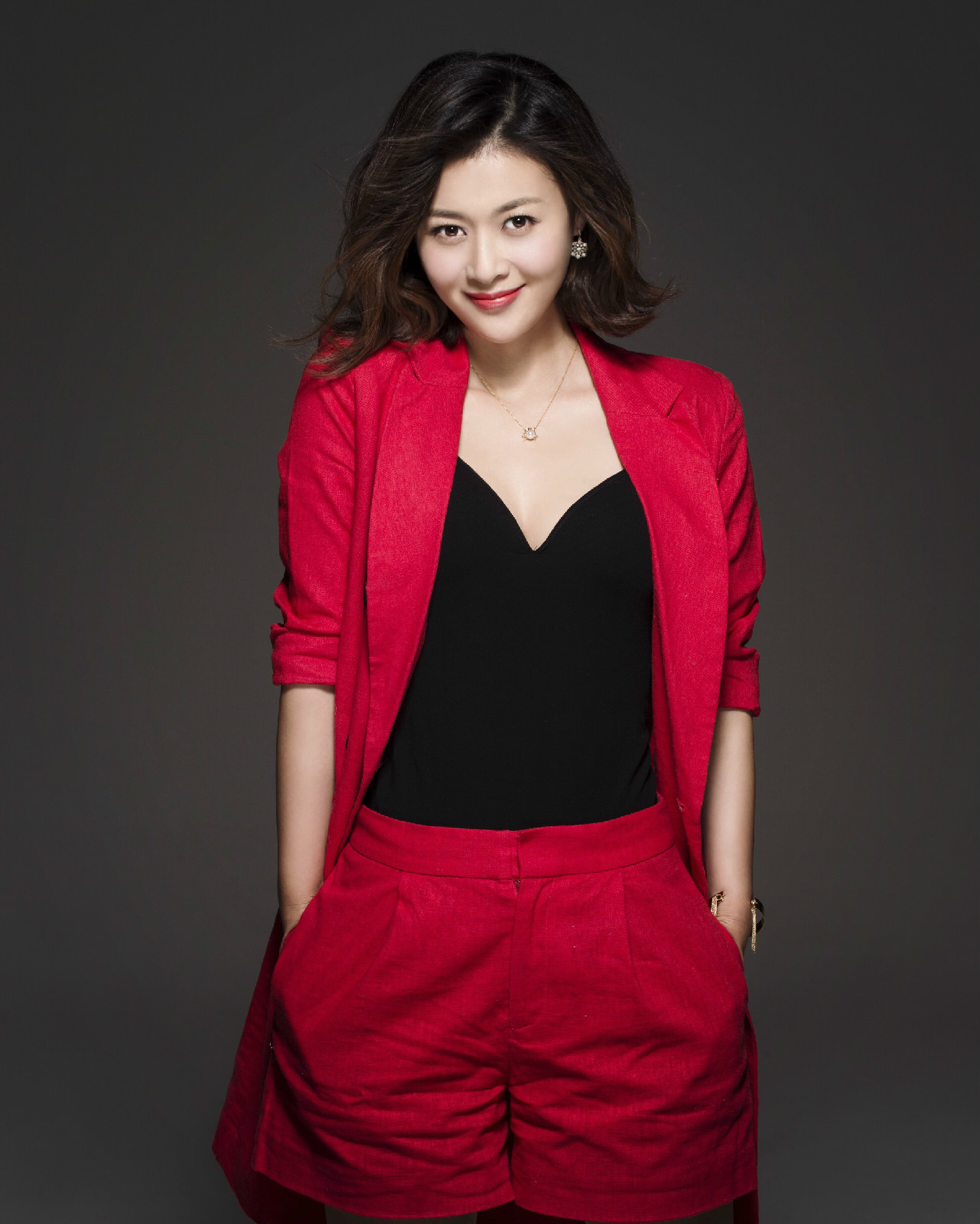  p data-id="gnx9ym2o9a">王小溪,1981年6月出生,中国内地女演员,国家