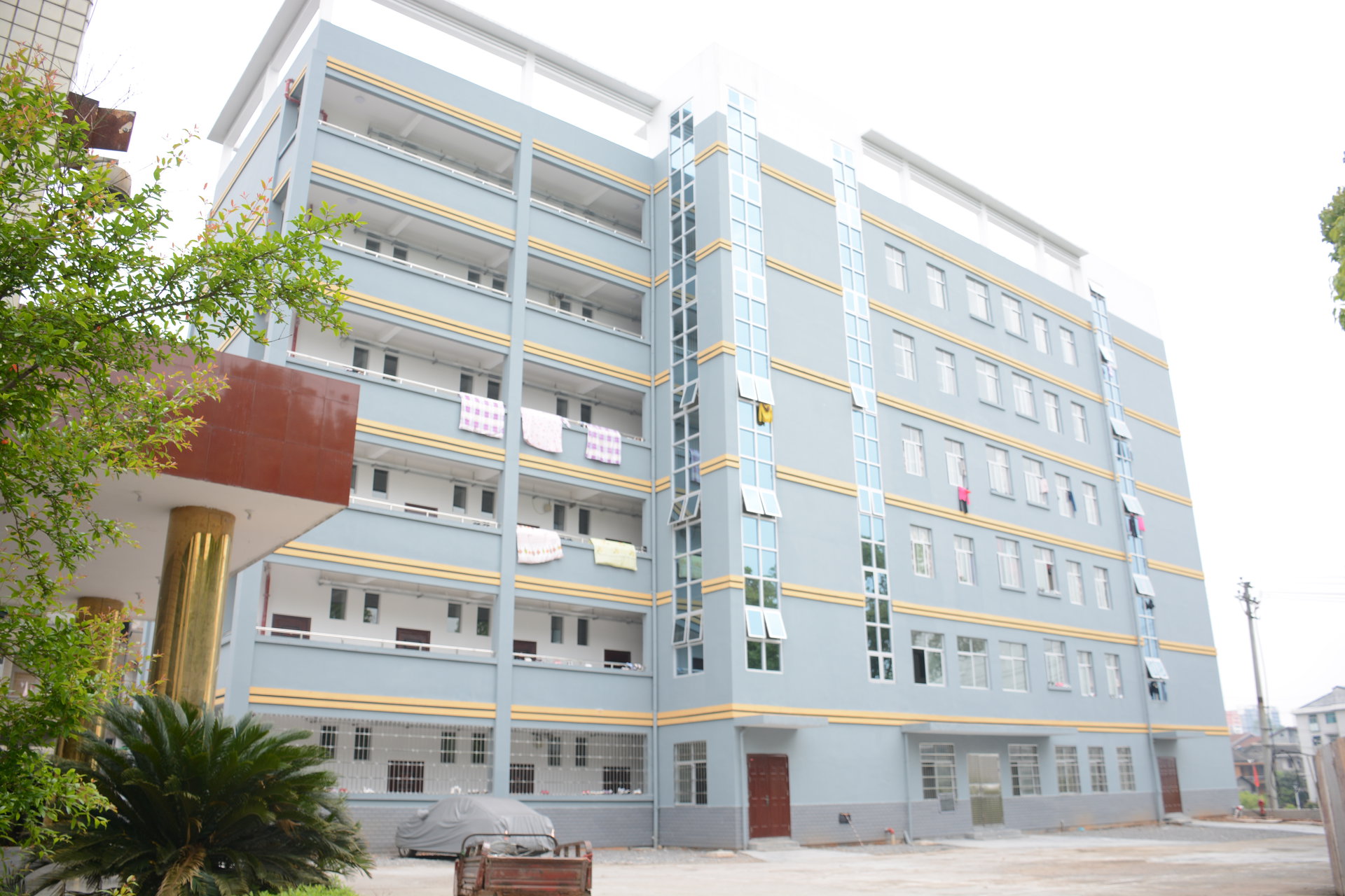 湖南省怀化市旅游学校