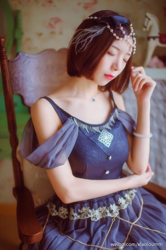  p data-id="gnwytyl593">小楼名为秦柳,知名 a target="_blank" href